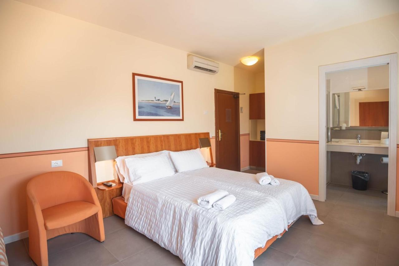 Hotel Romeo Torri del Benaco Kültér fotó