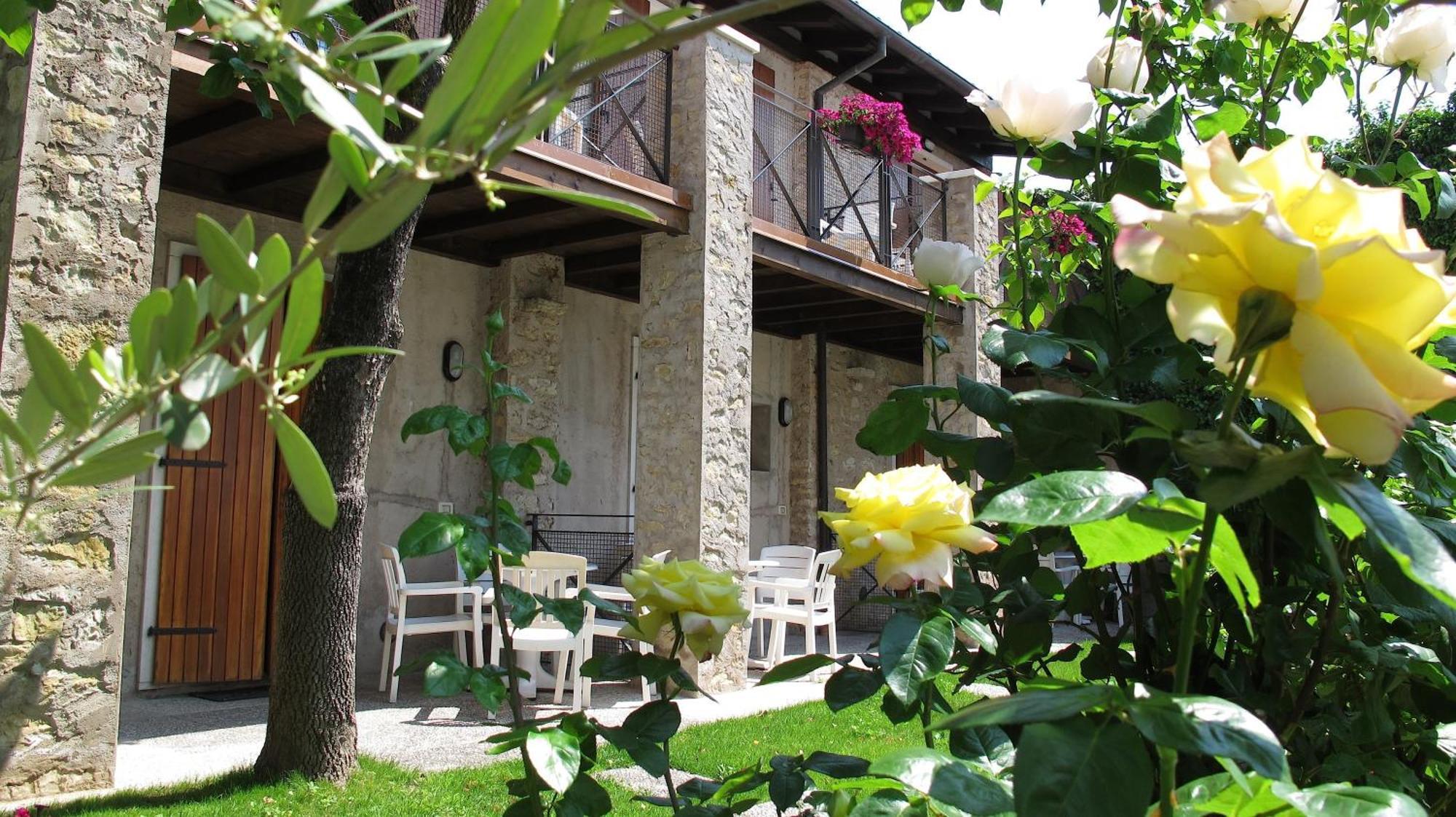 Hotel Romeo Torri del Benaco Kültér fotó