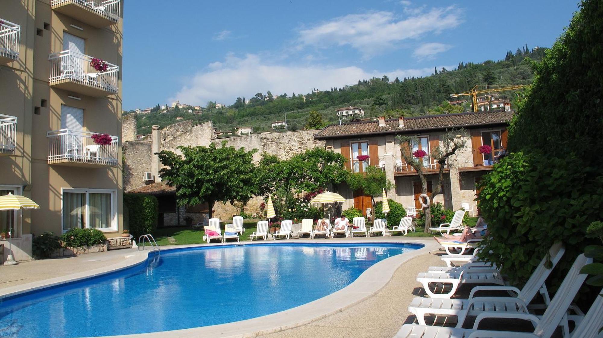 Hotel Romeo Torri del Benaco Kültér fotó