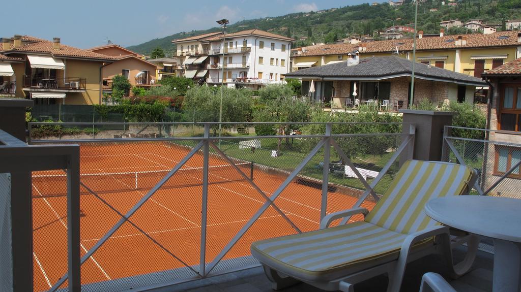 Hotel Romeo Torri del Benaco Szoba fotó